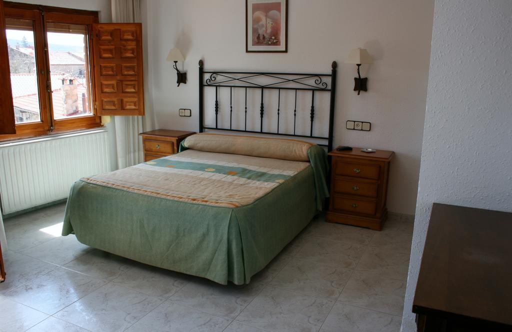 Hostal Visontium Vinuesa Εξωτερικό φωτογραφία